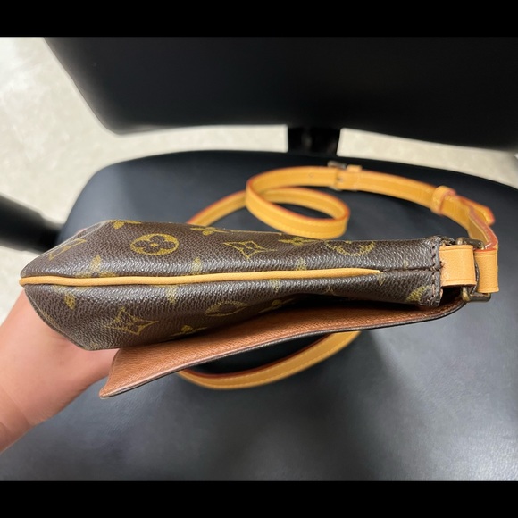 Louis Vuitton Tango w/ Long strap - Picture 7 of 16